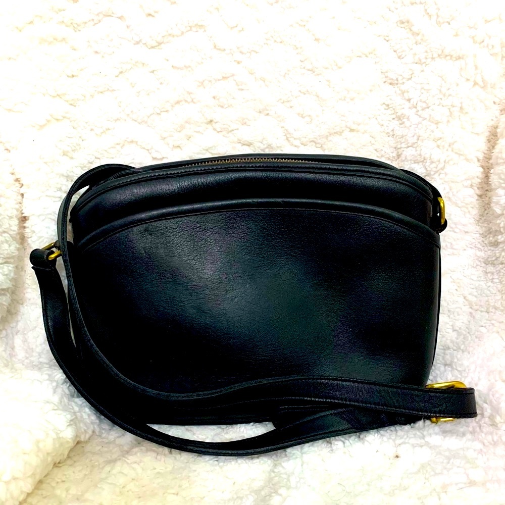 Coach vintage style No. 9976 Anderson crossbody bag Pristine